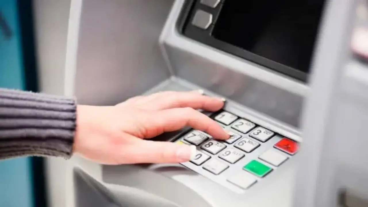 COMO PUEDO SACAR DOLARES POR CAJERO AUTOMATICO EN ARGENTINA